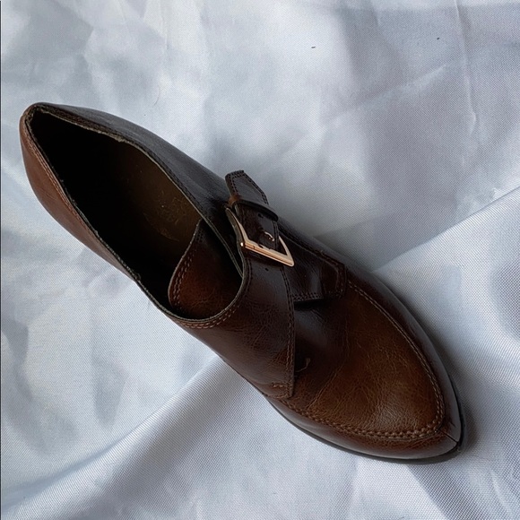 Brown Aerosoles Heels With Buckle Detail - Picture 3 of 7